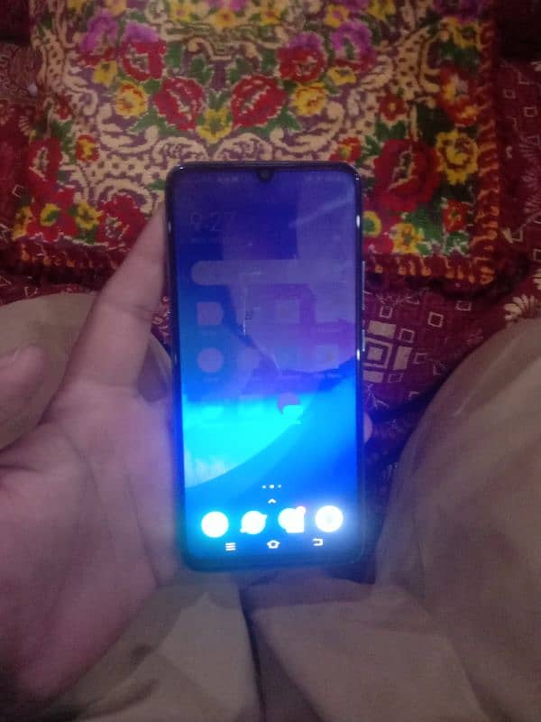 Vivo s1 4 128  pannal black ho gya ha not open nor repair 0