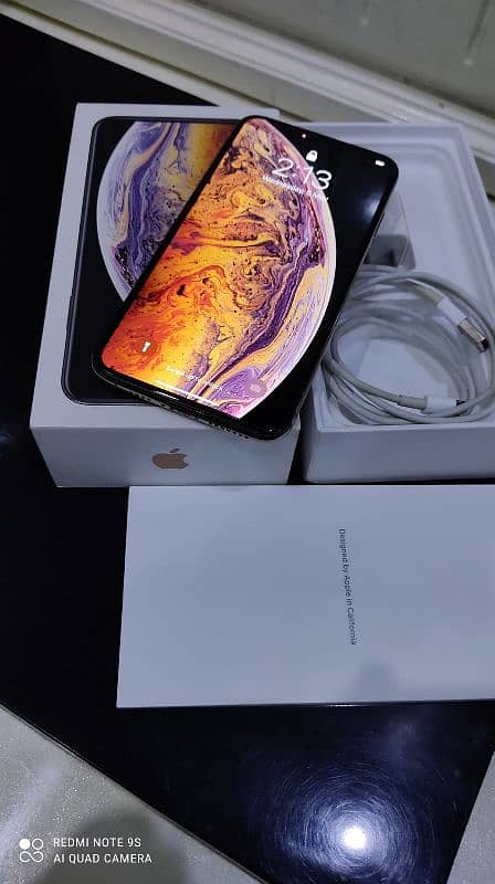 I phone xs max what's app 03230915322 0