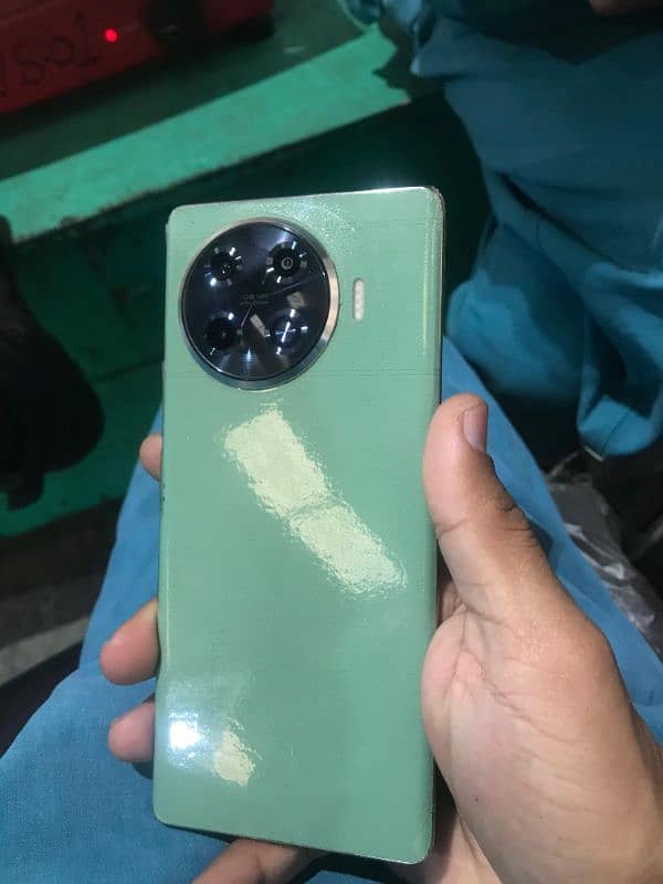 Tecno spark 20 pro plus 4