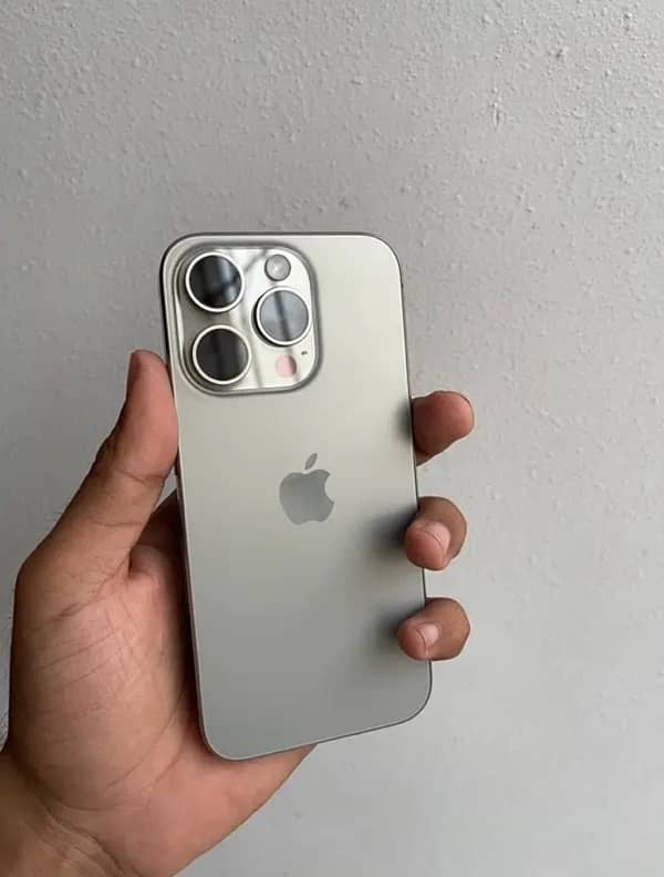 iphone 15 pro max natural titanium 0