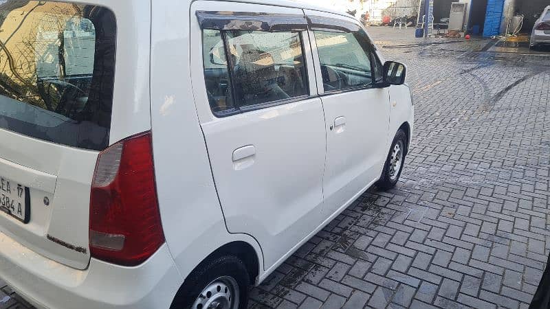 Suzuki Wagon R 2017 3