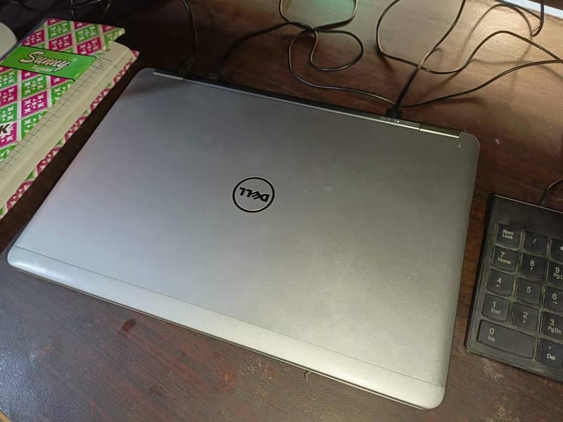 Dell Latitude E7440 – i5/4th Gen 8gb Ram – 512gb SSD - Full HD 0