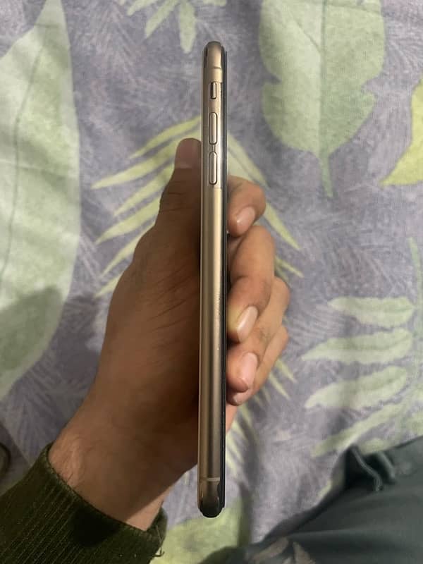 iPhone XS Max 256GB Dual PTA Excellent Condition, Great Price! 4