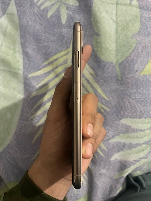 iPhone XS Max 256GB Dual PTA Excellent Condition, Great Price! 5