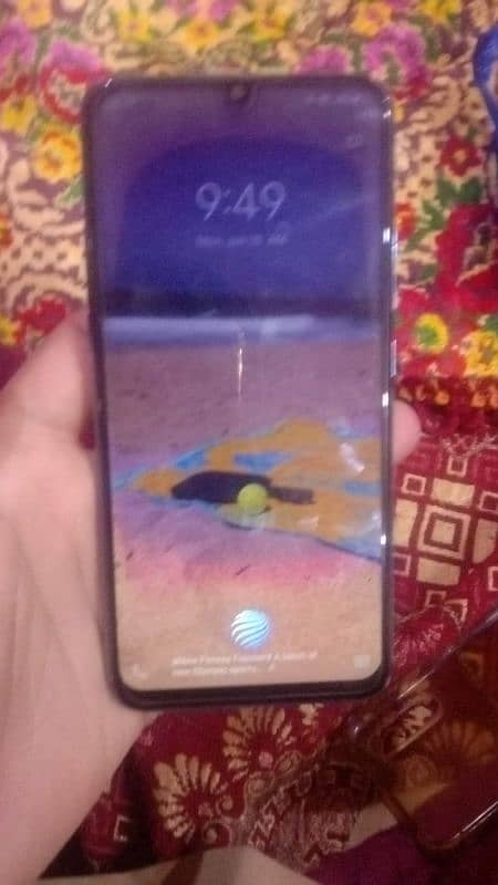 vivo s1 4 128 me pannal black ho gya ha aadha 5