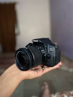 Canon 700d with box