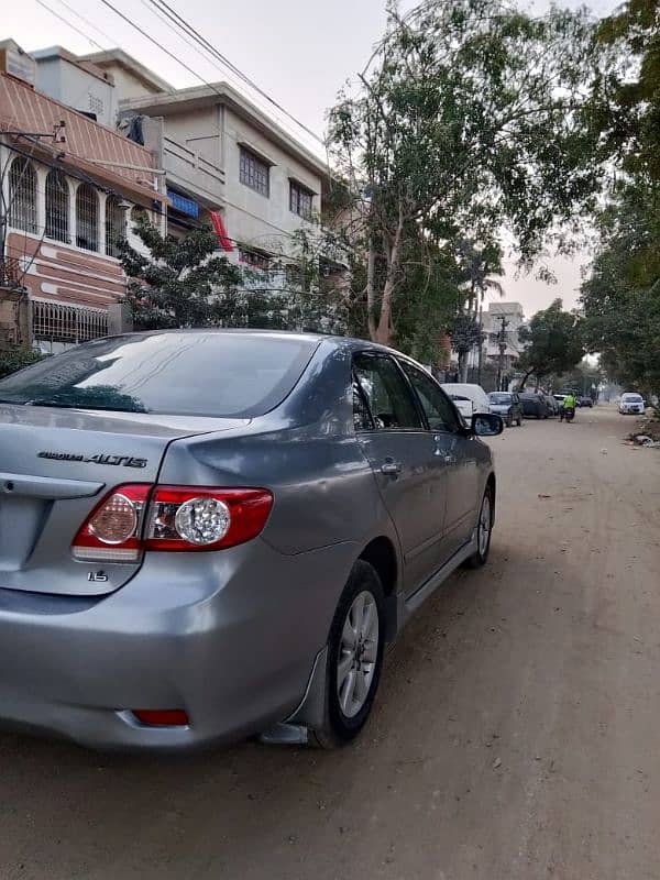 Toyota Corolla Altis 2011 in genuine condition 16