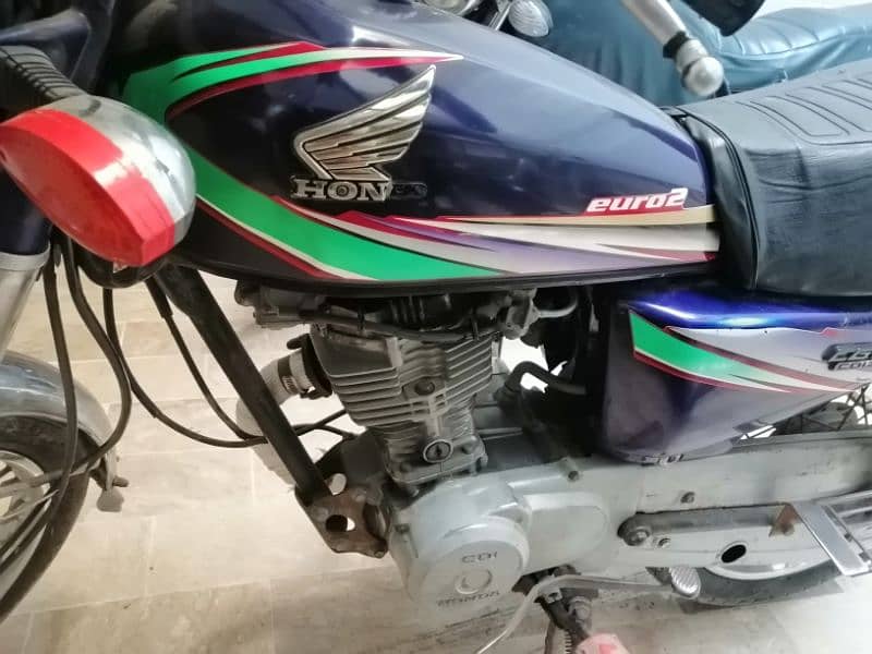 Honda Cg 125 special colour 2014 model exellent engine total original 6