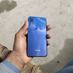 Vivo y11 3/32 box and chger