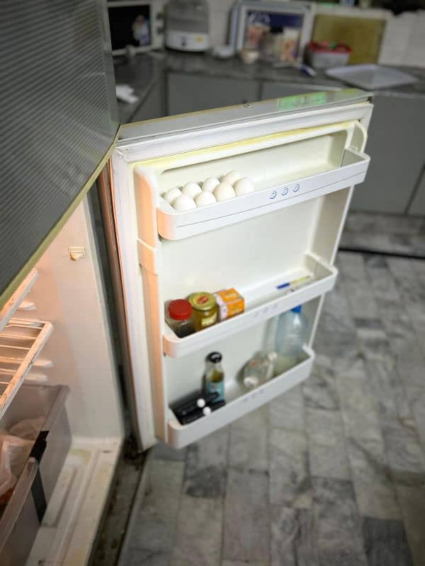 Urgent Haier full size fridge sale 9