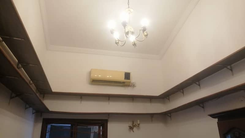 6 Kanal House Ideal Location 6