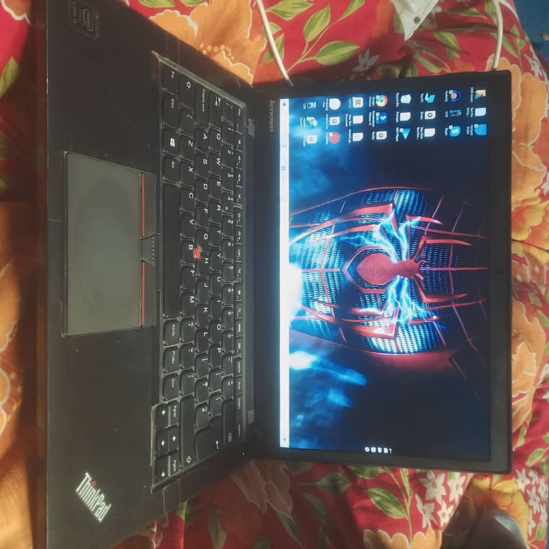 Lenovo ThinkPad Intel (R) Core (TM) i5-5200 CPU @ 2.20Hz 3