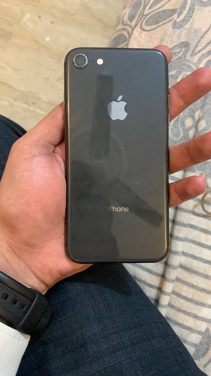 Apple iPhone 8 1