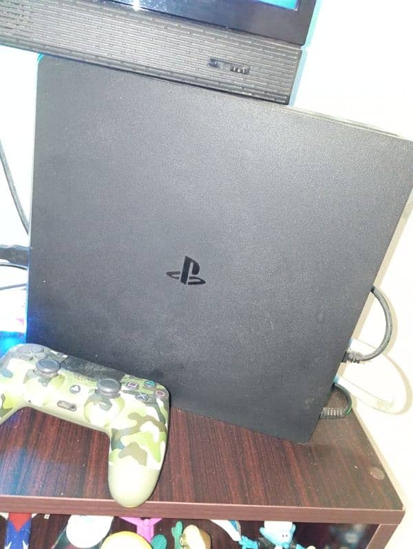 ps4 slim 1