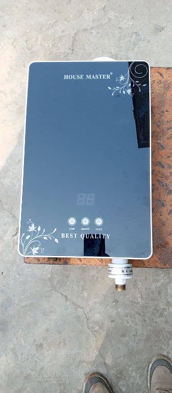 I sell good condition new geyser 2