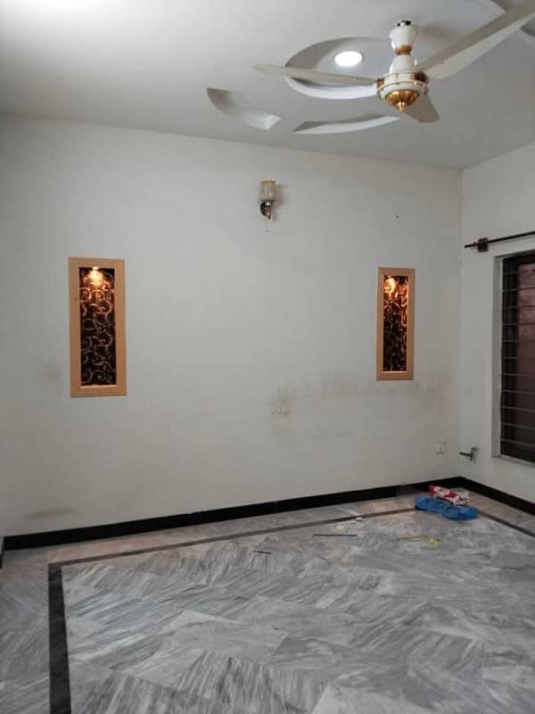 7 Marla Ground Portion Availabe For Rent in G-15 Islamabad. 5