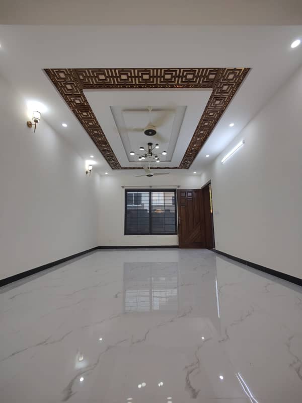 Beautiful Double Story 10 Marla House Available For Sall In F-15 Islamabad 3