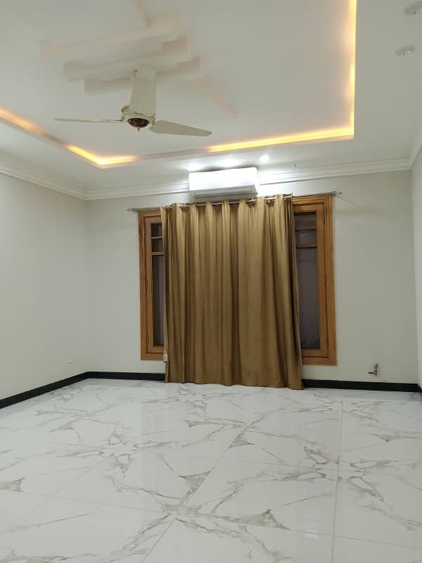 Kanal Open Basement Availabe For Rent in G-15 Islamabad. 4