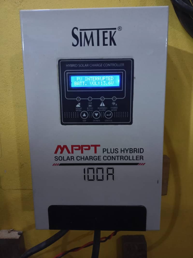 SIMTEK  MPPT charge controller 100AM AND SISCO 12 PORT ALL GIGA USED 11