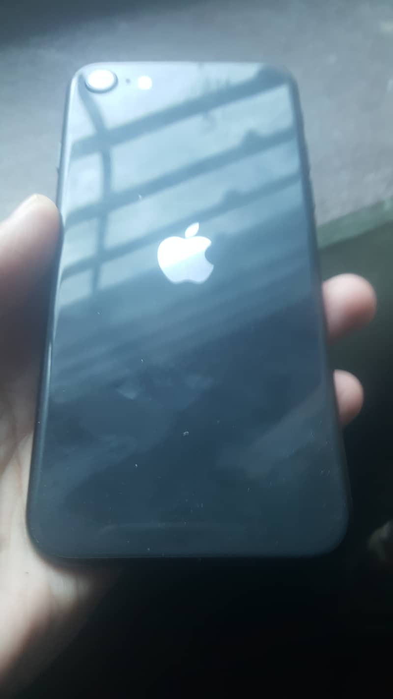 Apple iPhone SE [ 97 BH ] 1