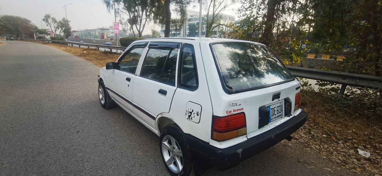 Suzuki Khyber 1992 3