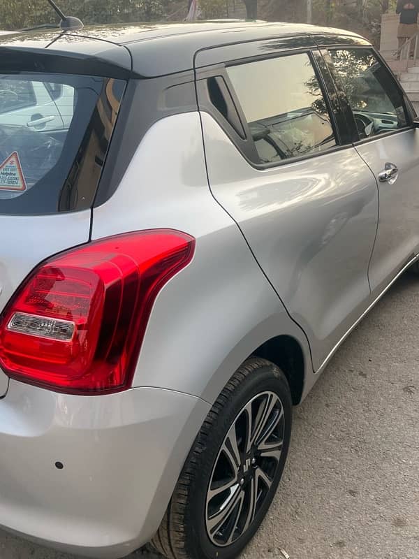 Suzuki Swift GLX Two TONE OPEN INVOICE 2025 4