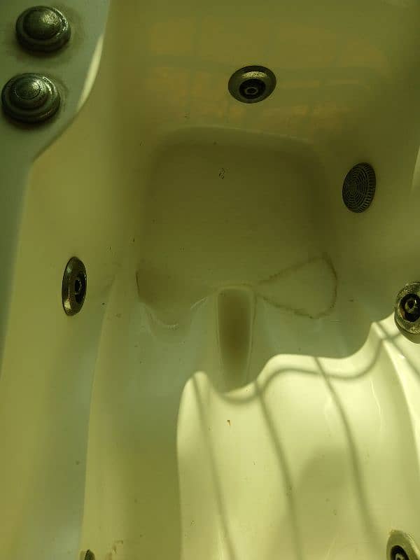 Bathtub jacuzzi 7