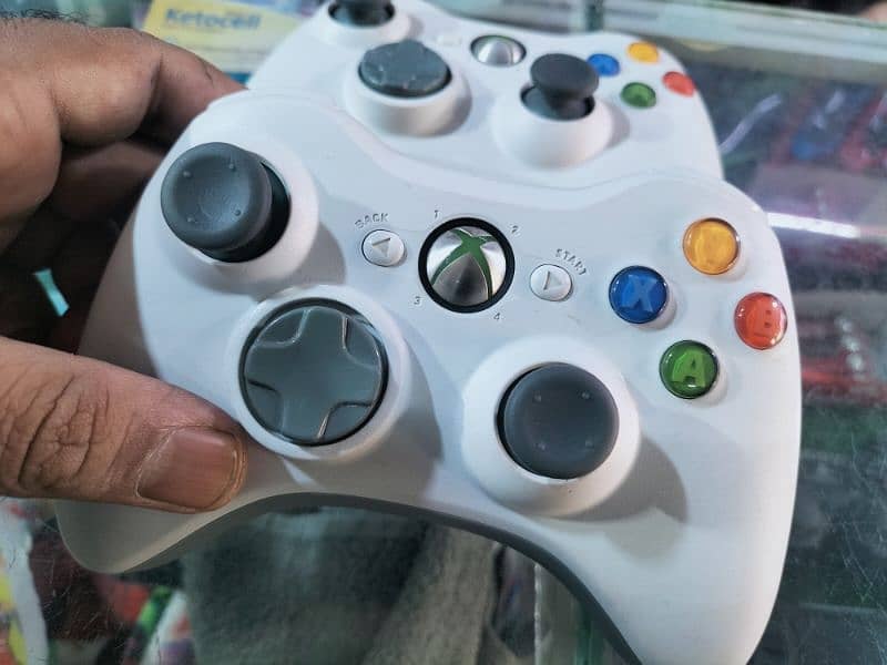 XBOX 360  Wirless Controler Orignal Microsot White Clour 03084017127 0