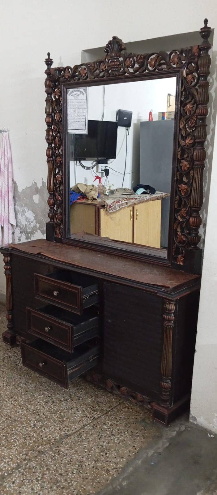 Rs. 25,000 Dressing Table - Pure wood Chinyoti (Chinioti) Design 1