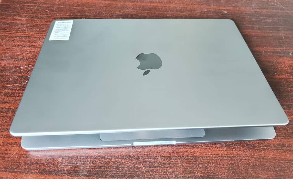 MACBOOK PRO M3 2023 14" 8GB RAM 512GB SSD 1