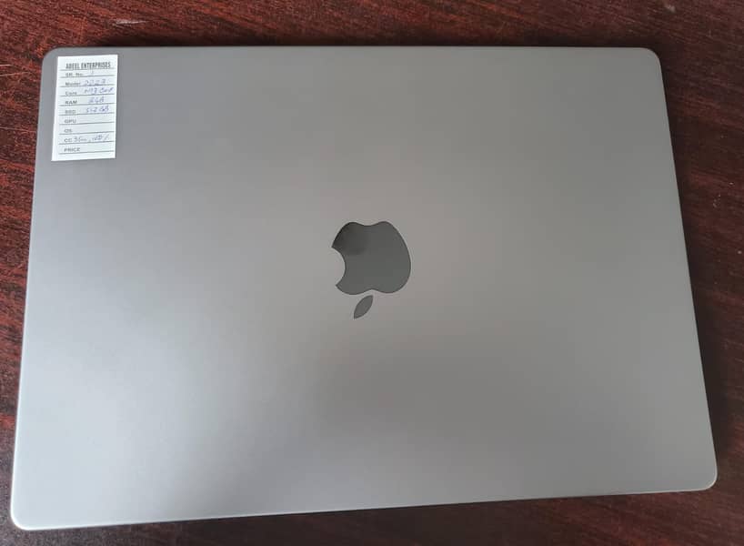 MACBOOK PRO M3 2023 14" 8GB RAM 512GB SSD 4