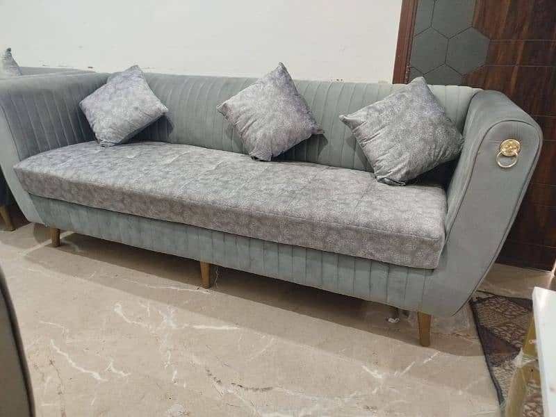 Almost New 7 seater Sofa for sale 6