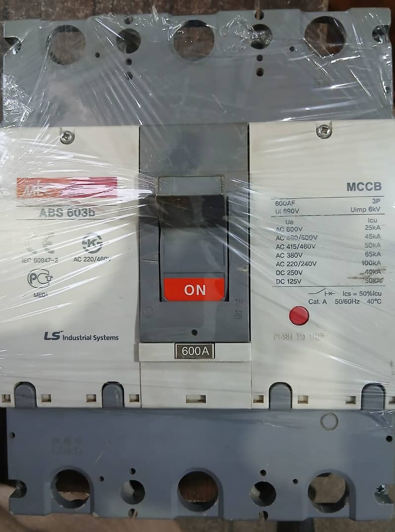 MCCB Circuit Breaker 0