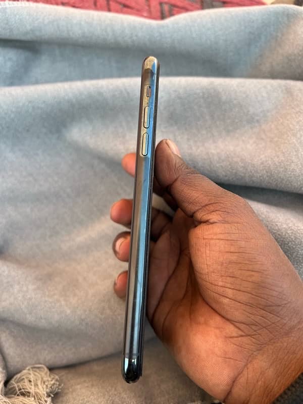 I phone 11 pro max 256 gb pta approved 1