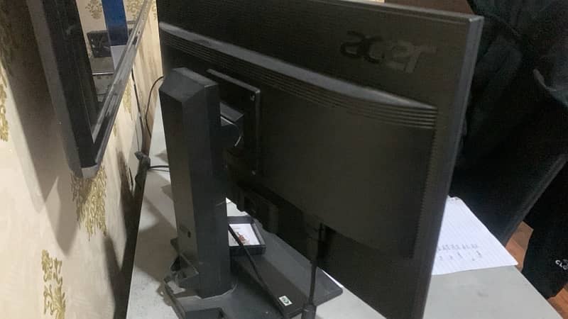 ACER LCD Monitor 2