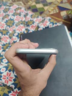 iPhone 11 pta approved,128gb 10/10 condition