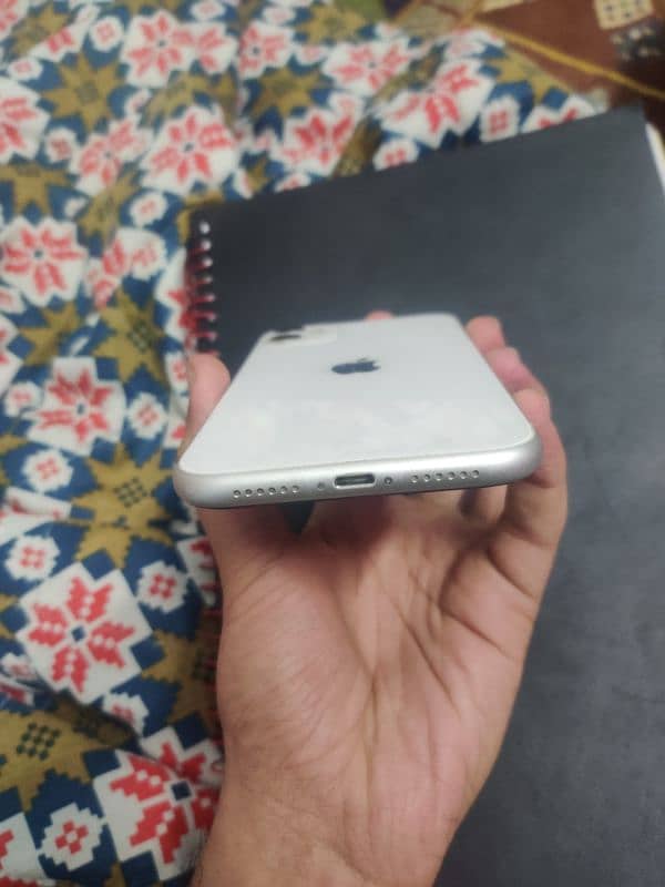 iPhone 11 pta approved,128gb 10/10 condition 5