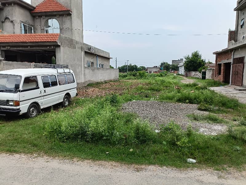 CORNER 1 KANAL PLOT IN NASHEMAN E. IQBAL PHASE 2 FOR SALE BLOCK A 4