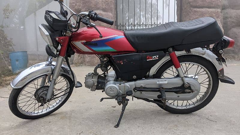 Honda CD 70 Tanki Tappy original pary hein Or ishary bhi 7