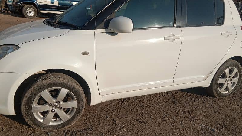 Suzuki Swift 2010 3