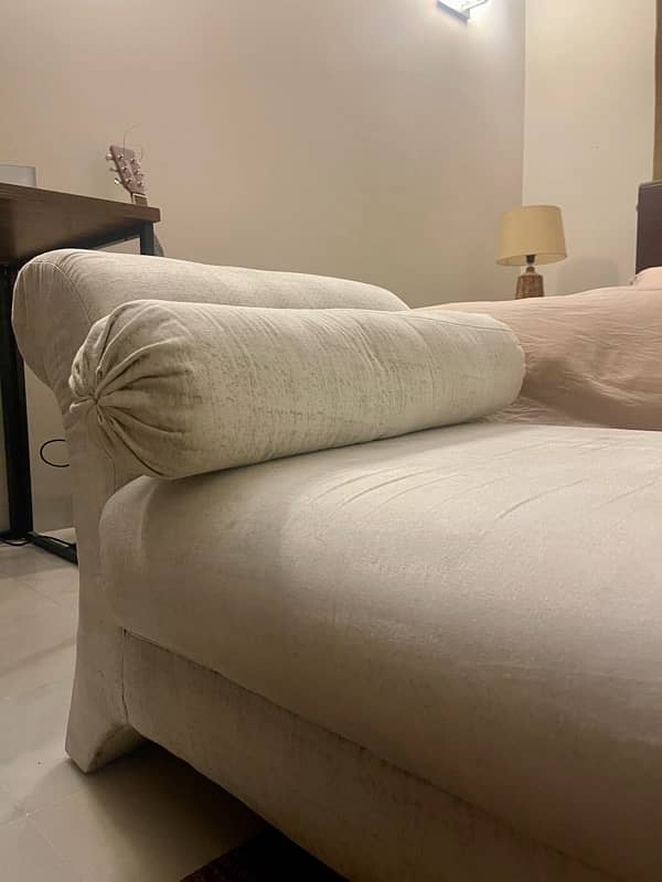 Dewan Sofa - White 1