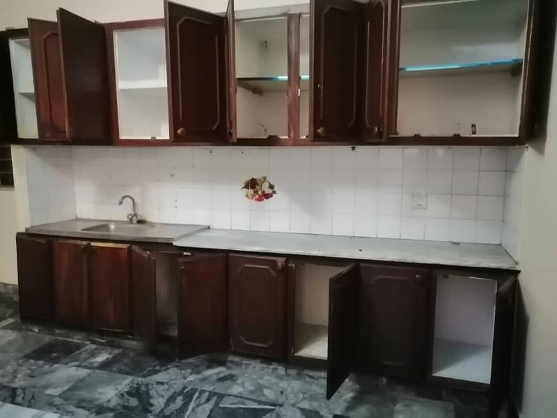 10 Marla Upper Portion Up For rent In Johar Town 3