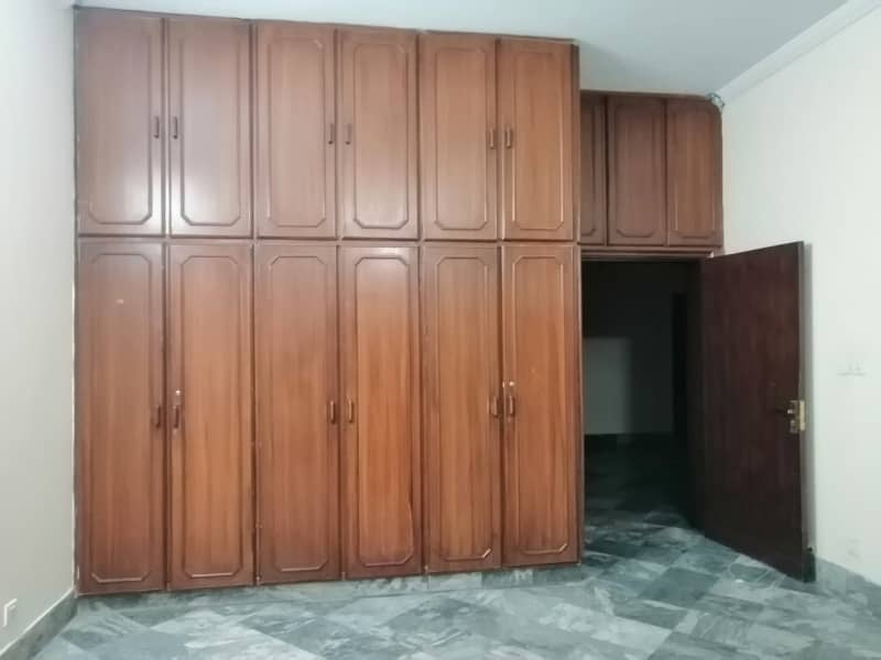 10 Marla Upper Portion Up For rent In Johar Town 4