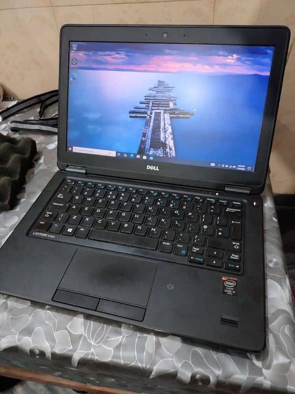 Dell Latitude E7250 (8 RAM/256 SSD) 0