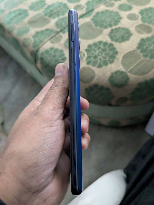 Moto edge 30 pro 3