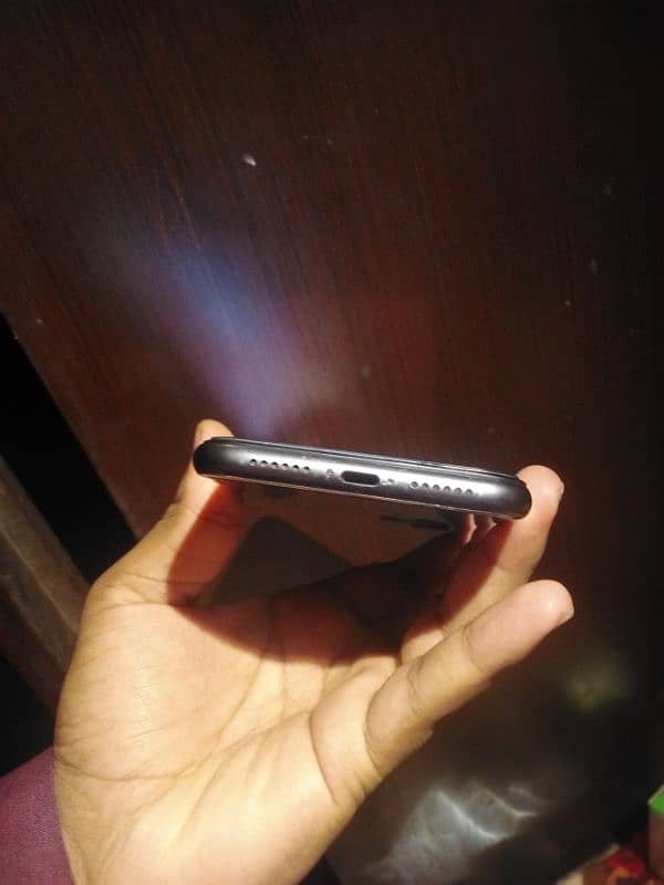 urgent sailing my I phone 11 black colour factory unlock 9