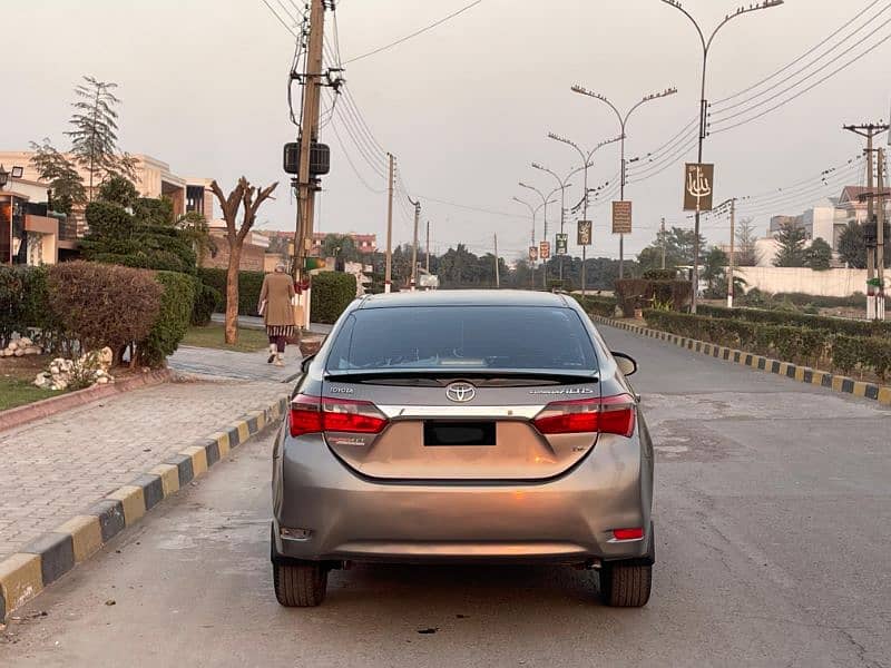 Toyota Corolla Altis 2015 4