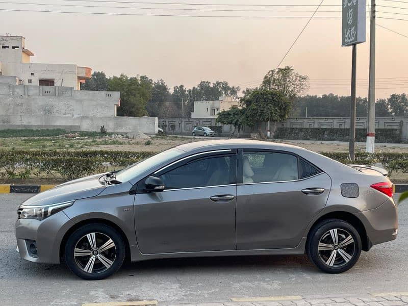 Toyota Corolla Altis 2015 6