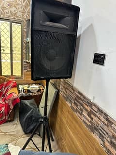 15 Inch Speakers for sell with Stands