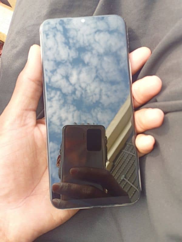 vivo y20 with box charger condition saaf ha 3